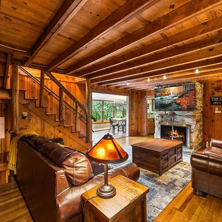 Whiskey Ridge Lodge, A Restored 1940S Gem, 2 Mins From Downtown, Breathtaking City Views, Custom Game Room, And Spacious Elegance Gatlinburg Extérieur photo