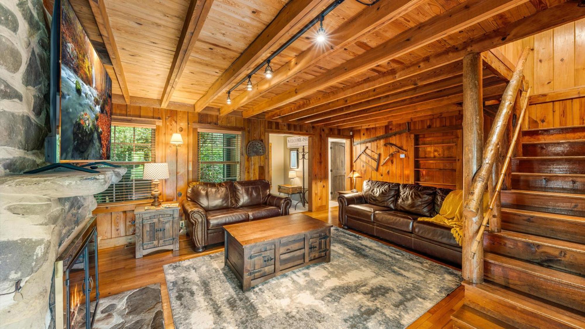 Whiskey Ridge Lodge, A Restored 1940S Gem, 2 Mins From Downtown, Breathtaking City Views, Custom Game Room, And Spacious Elegance Gatlinburg Extérieur photo