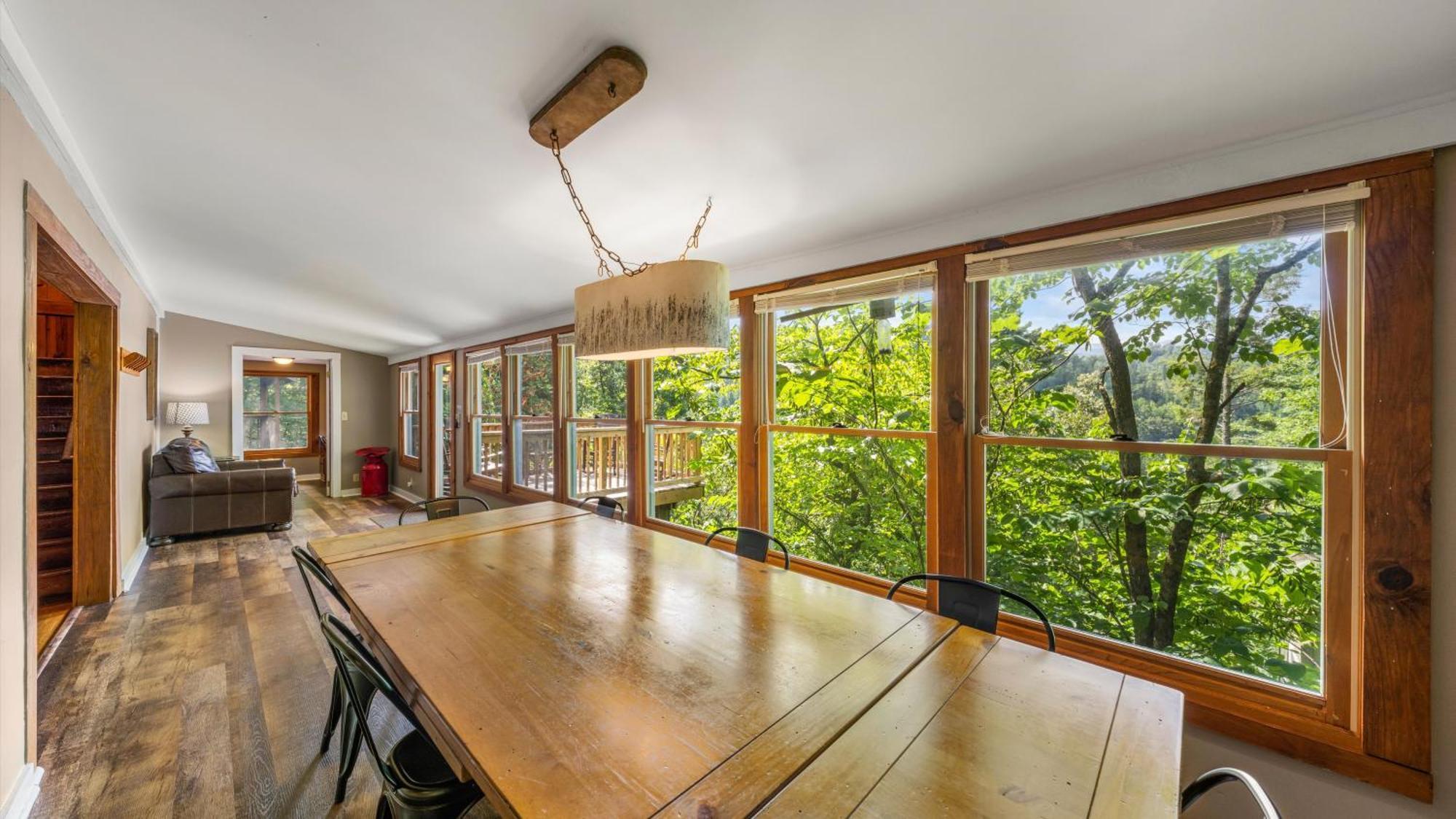 Whiskey Ridge Lodge, A Restored 1940S Gem, 2 Mins From Downtown, Breathtaking City Views, Custom Game Room, And Spacious Elegance Gatlinburg Extérieur photo