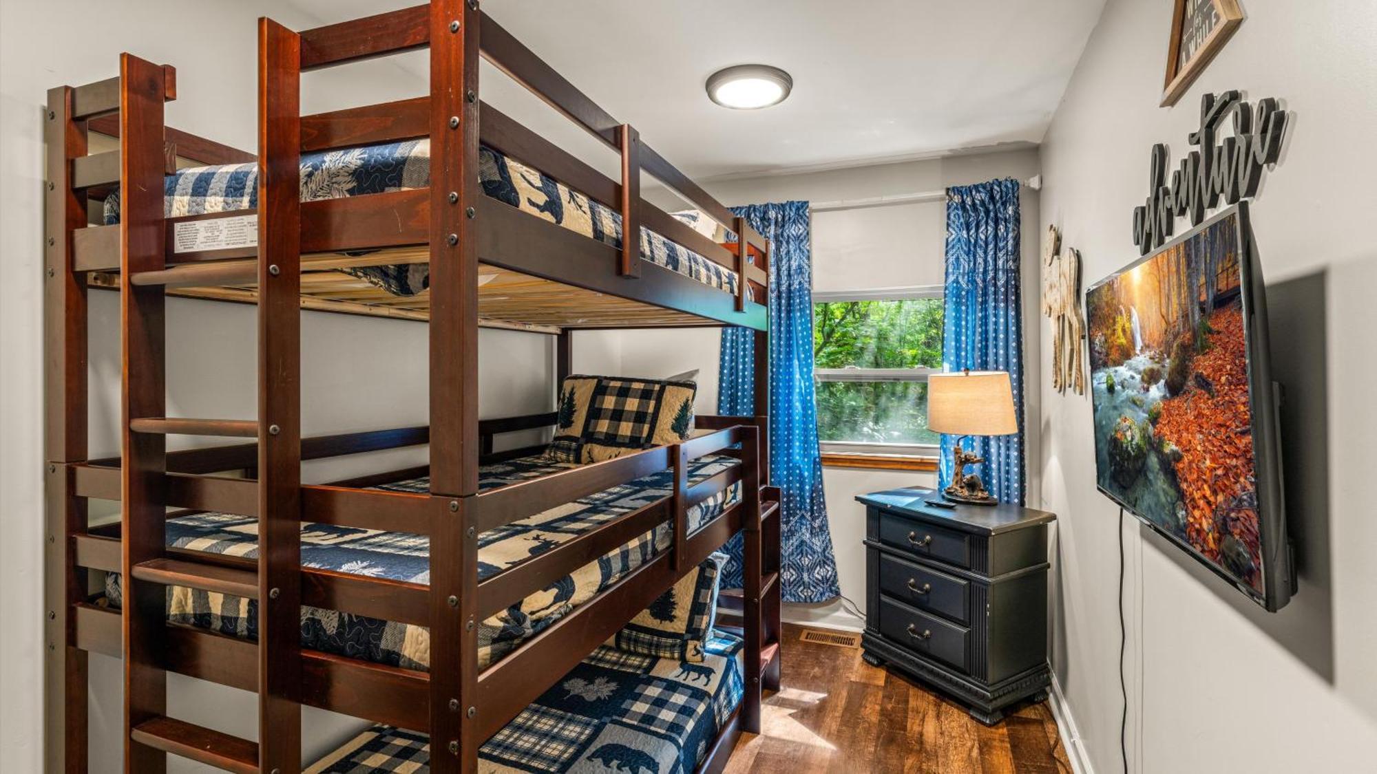 Whiskey Ridge Lodge, A Restored 1940S Gem, 2 Mins From Downtown, Breathtaking City Views, Custom Game Room, And Spacious Elegance Gatlinburg Extérieur photo