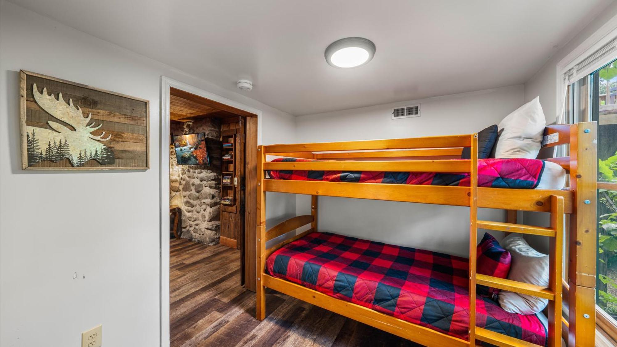 Whiskey Ridge Lodge, A Restored 1940S Gem, 2 Mins From Downtown, Breathtaking City Views, Custom Game Room, And Spacious Elegance Gatlinburg Extérieur photo