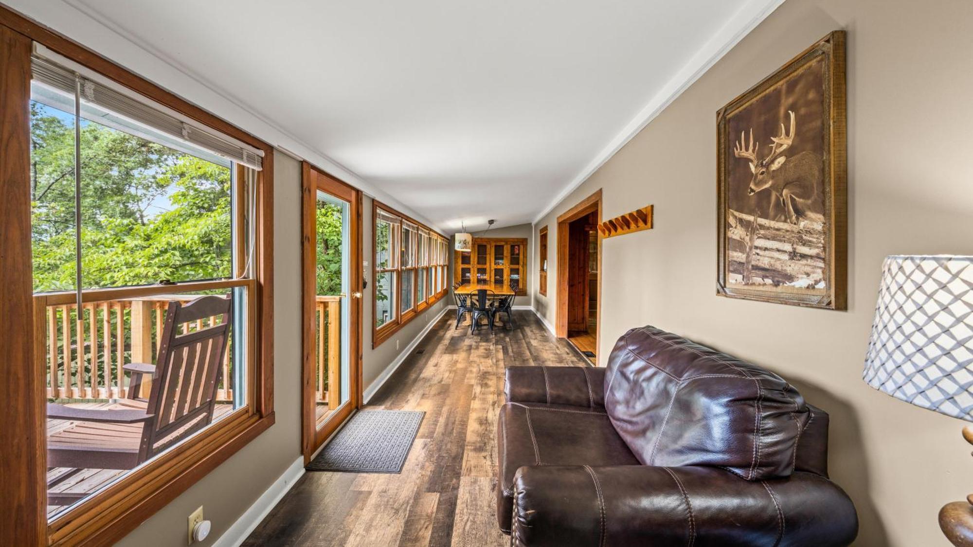 Whiskey Ridge Lodge, A Restored 1940S Gem, 2 Mins From Downtown, Breathtaking City Views, Custom Game Room, And Spacious Elegance Gatlinburg Extérieur photo