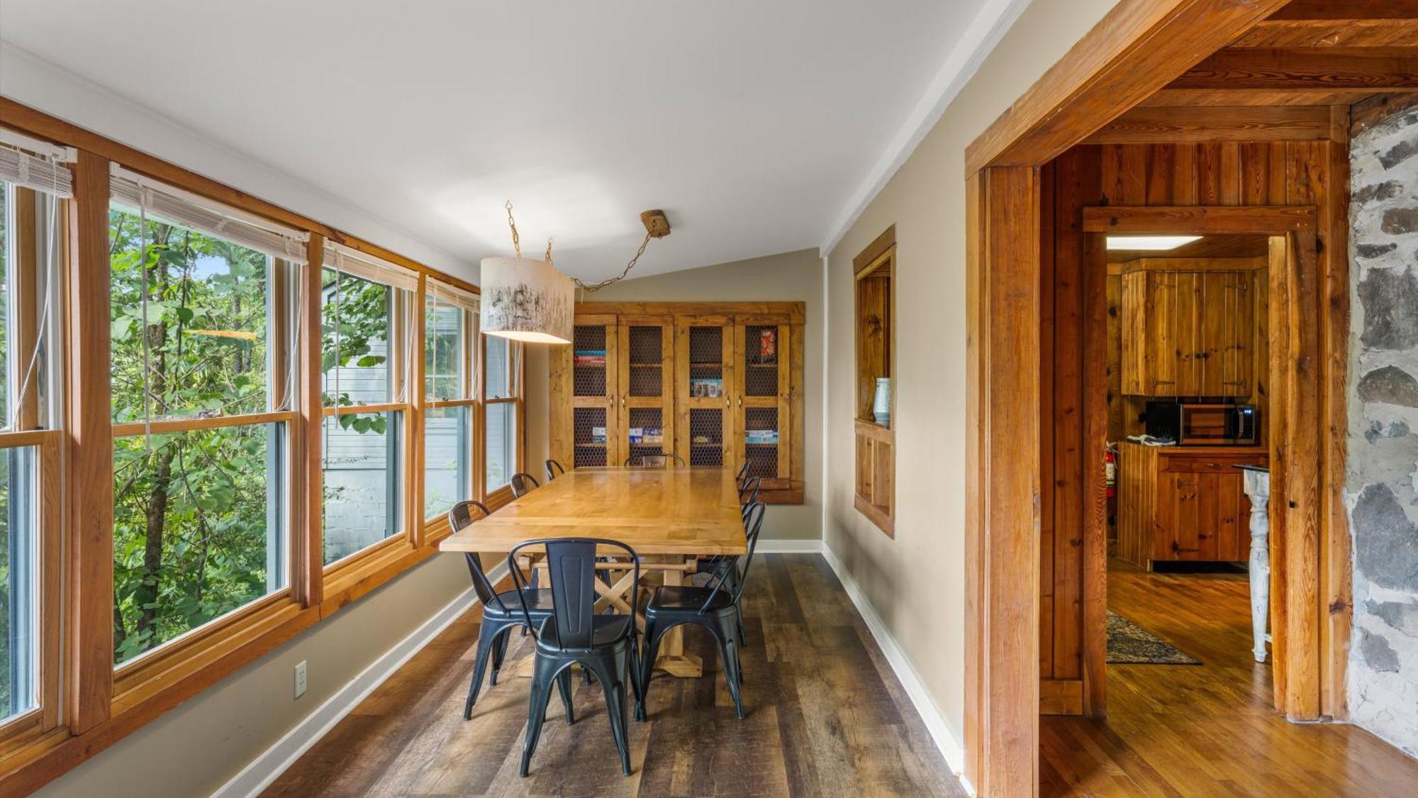 Whiskey Ridge Lodge, A Restored 1940S Gem, 2 Mins From Downtown, Breathtaking City Views, Custom Game Room, And Spacious Elegance Gatlinburg Extérieur photo