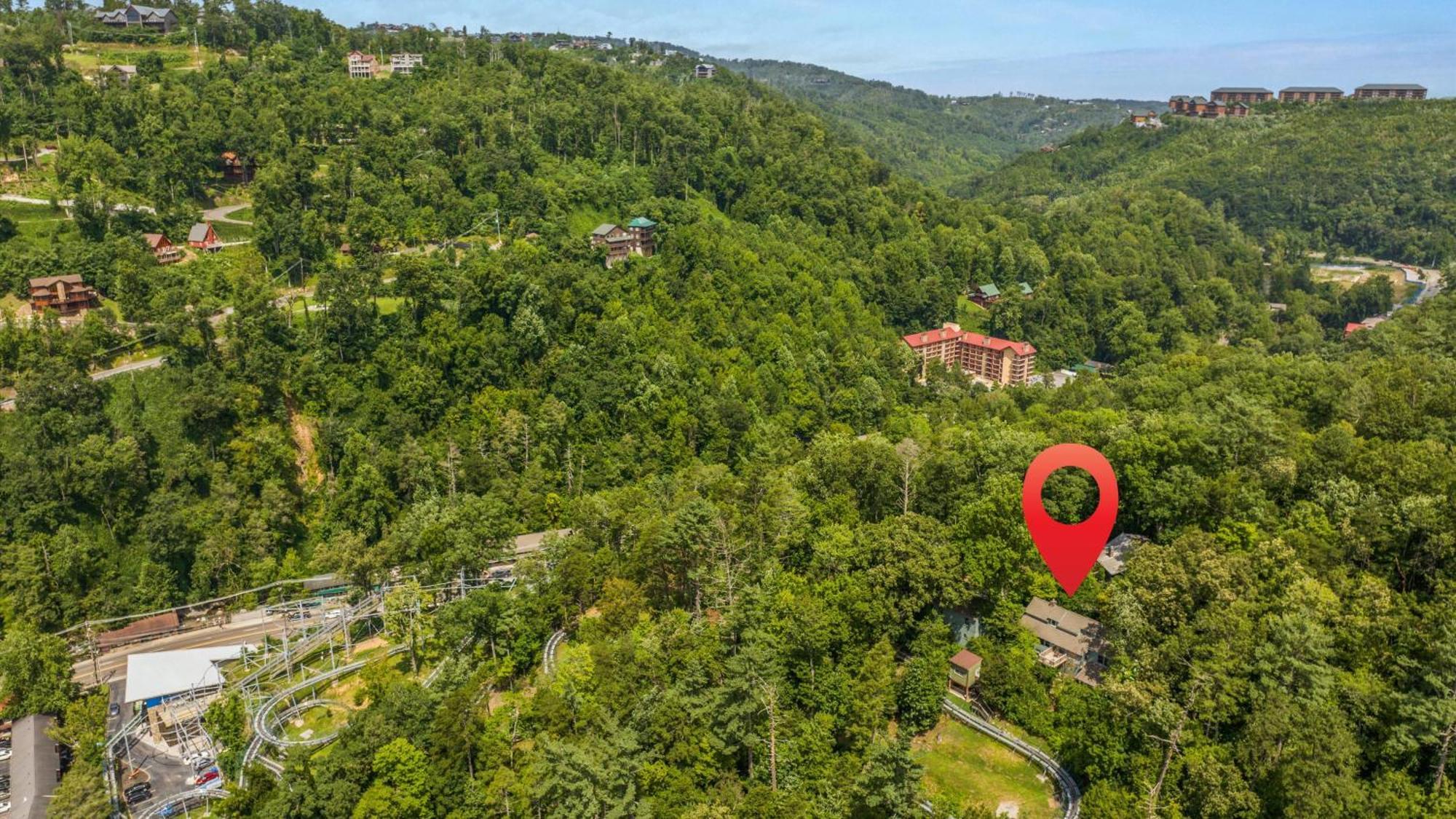 Whiskey Ridge Lodge, A Restored 1940S Gem, 2 Mins From Downtown, Breathtaking City Views, Custom Game Room, And Spacious Elegance Gatlinburg Extérieur photo