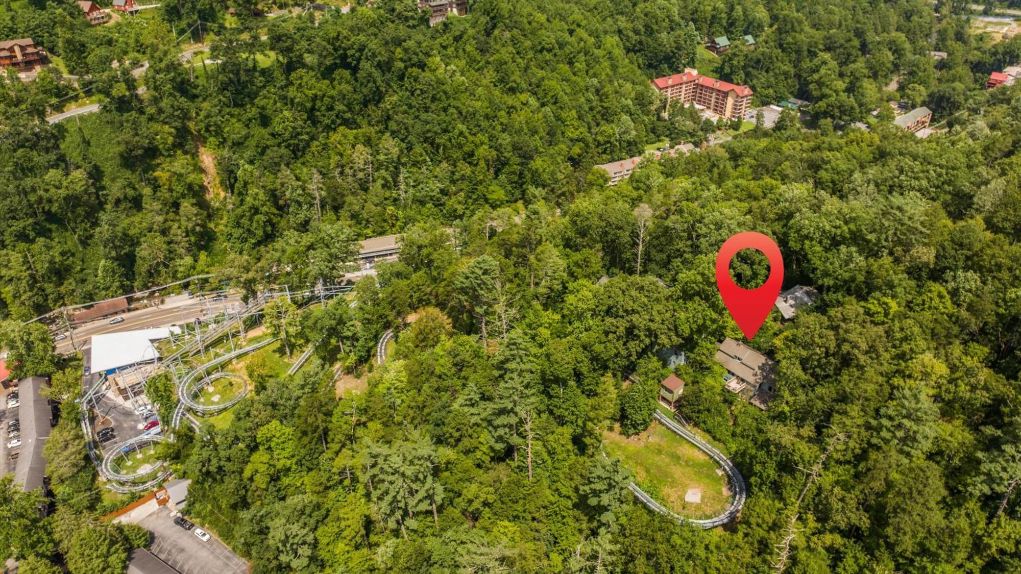 Whiskey Ridge Lodge, A Restored 1940S Gem, 2 Mins From Downtown, Breathtaking City Views, Custom Game Room, And Spacious Elegance Gatlinburg Extérieur photo