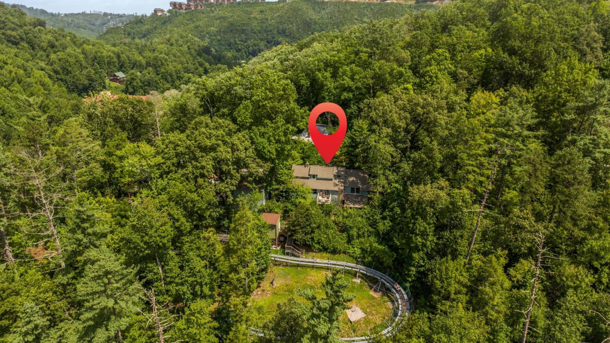 Whiskey Ridge Lodge, A Restored 1940S Gem, 2 Mins From Downtown, Breathtaking City Views, Custom Game Room, And Spacious Elegance Gatlinburg Extérieur photo