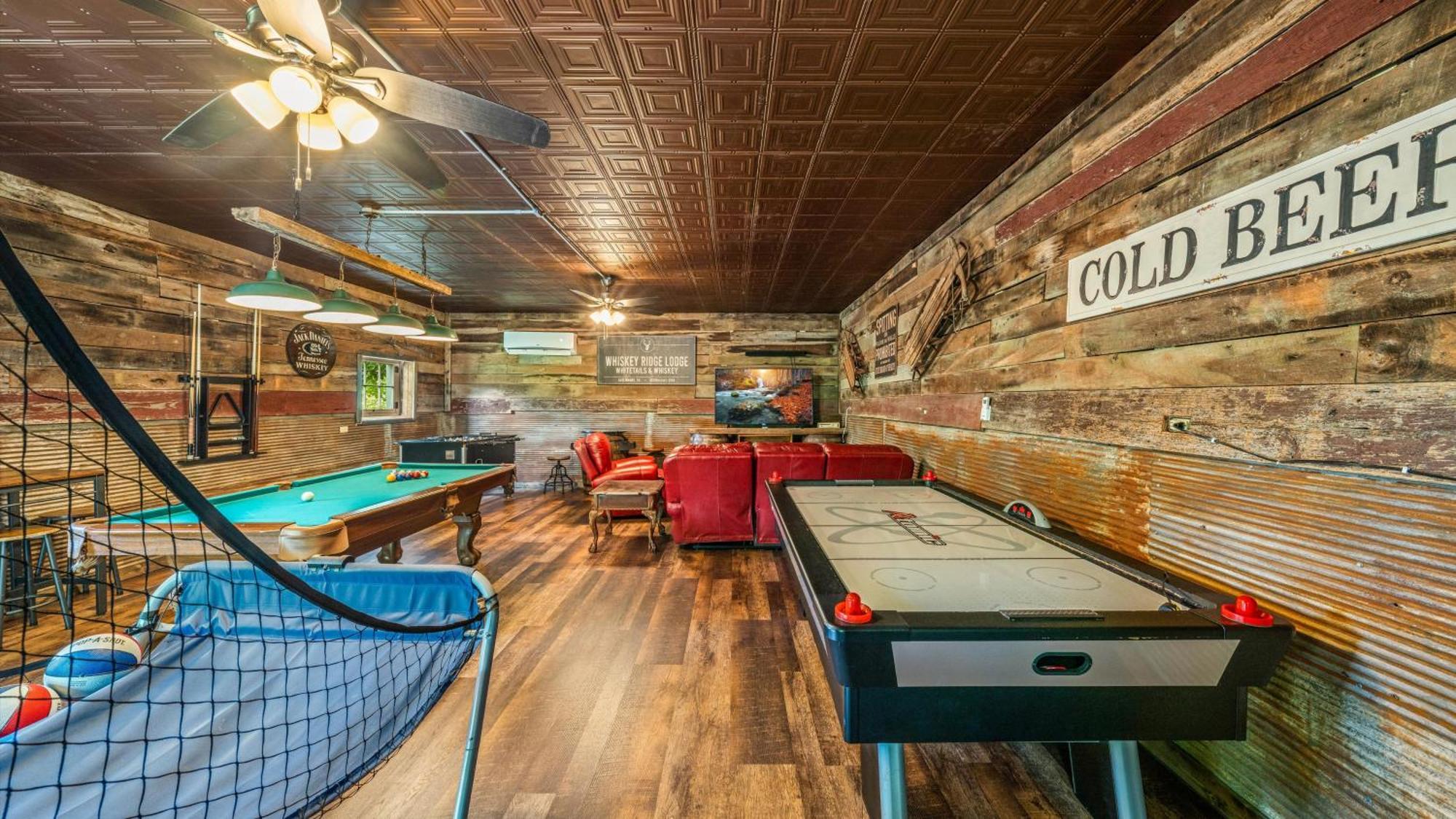 Whiskey Ridge Lodge, A Restored 1940S Gem, 2 Mins From Downtown, Breathtaking City Views, Custom Game Room, And Spacious Elegance Gatlinburg Extérieur photo